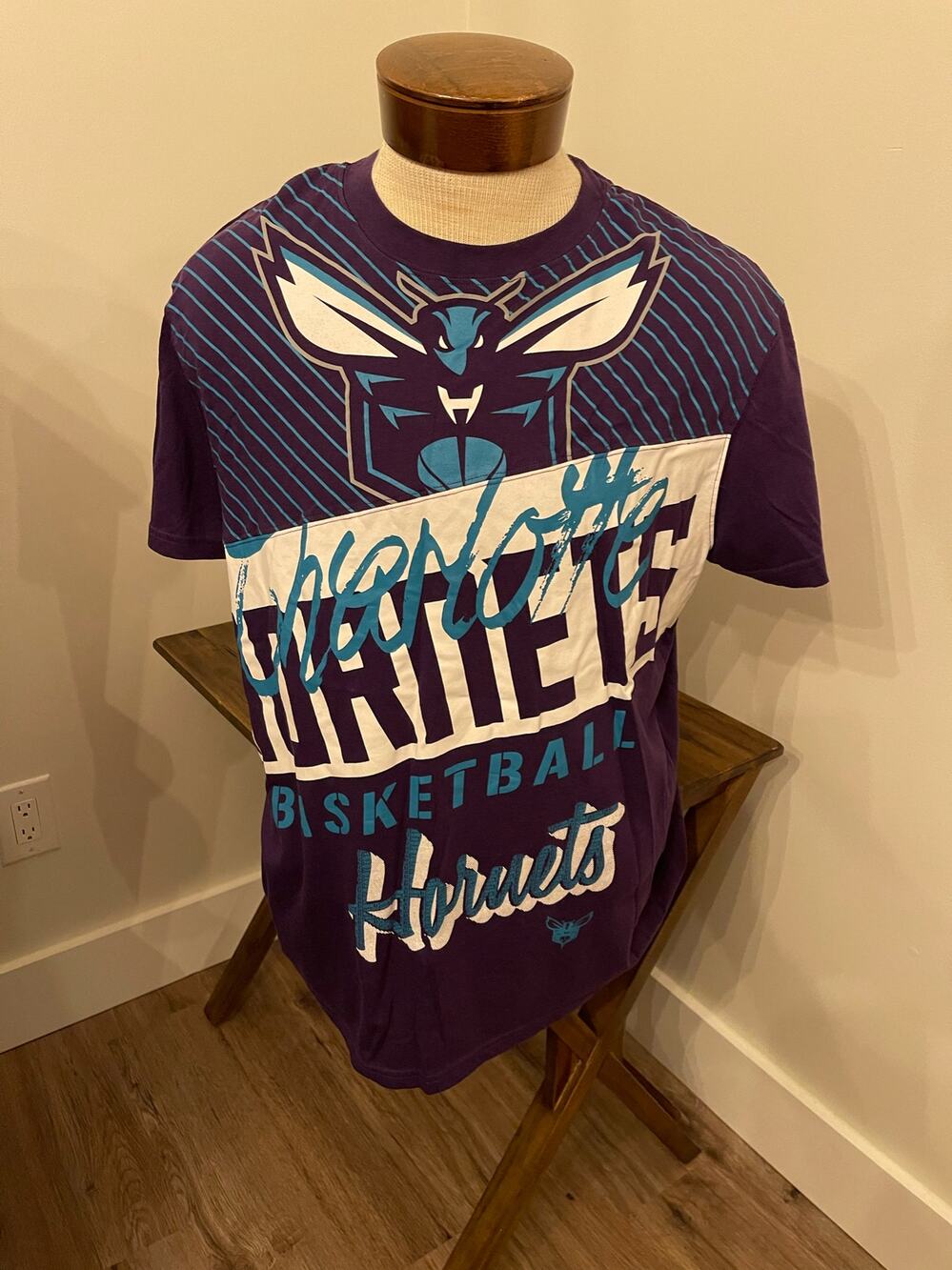NBA Charlotte Hornets TShirt Size XL